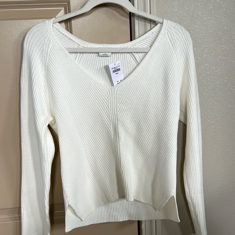 Abercrombie & Fitch Long Sleeve Knit V neck Sweater
